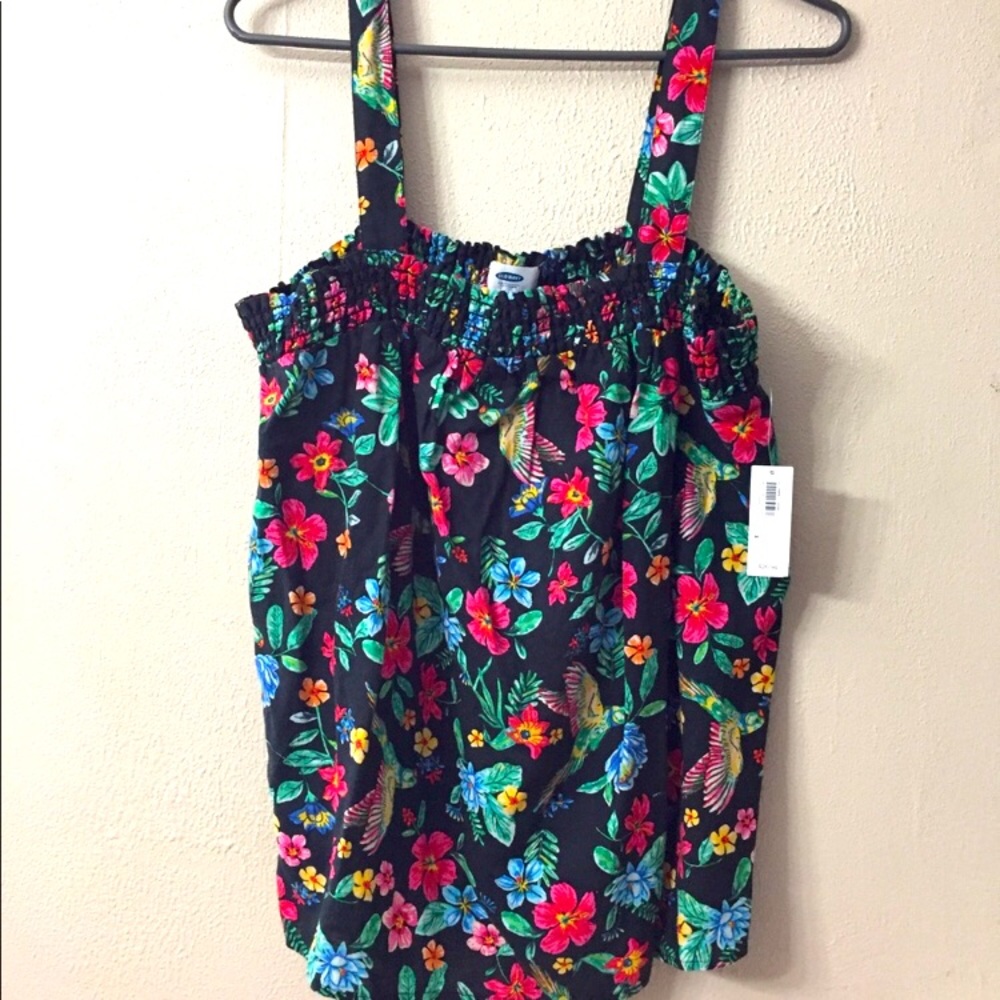 Wide strap tank